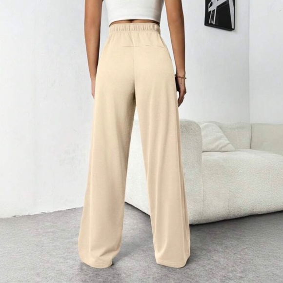 Womens Sweatpants with pockets - Picture 2 of 3